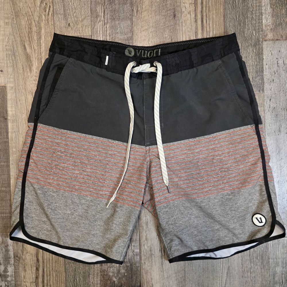 Vuori Cruise Board Shorts Size 30